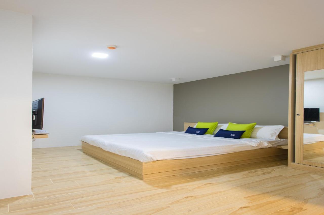 Zayn Express & Suites Bangkok Ngoại thất bức ảnh